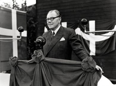 hedtoft_paa_talerstolen_1949