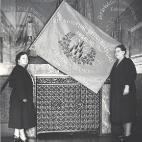 Københavnske bryggeriarbejdere viser fanen frem 1940'erne