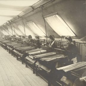 Kvinder ved "Dagens Nyheder" i sætteriet, 1890'erne