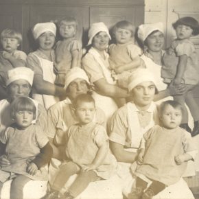 Børnehave og pædagoger på Nørre Hospital, 1926.