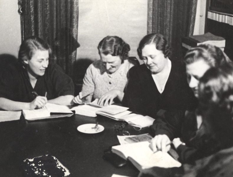 100 år med Arbejdernes Oplysningsforbund>